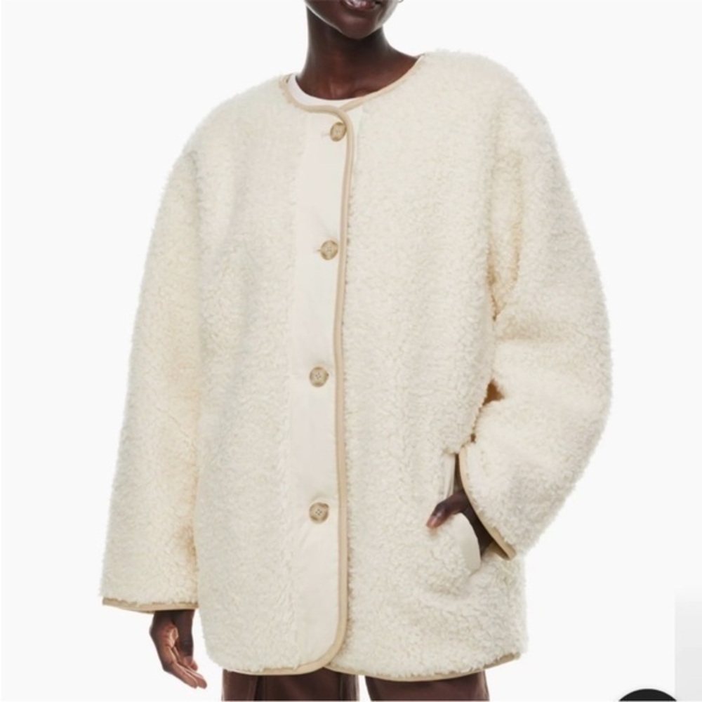 Aritzia Wilfred One Jacket River Sherpa Button Down in Birch White